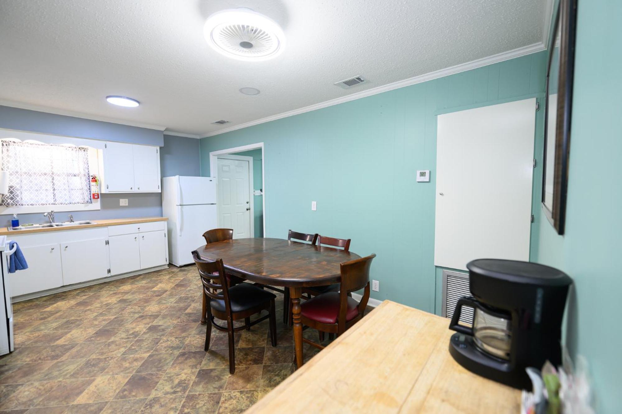 Turn On Inn Lake Village Room photo