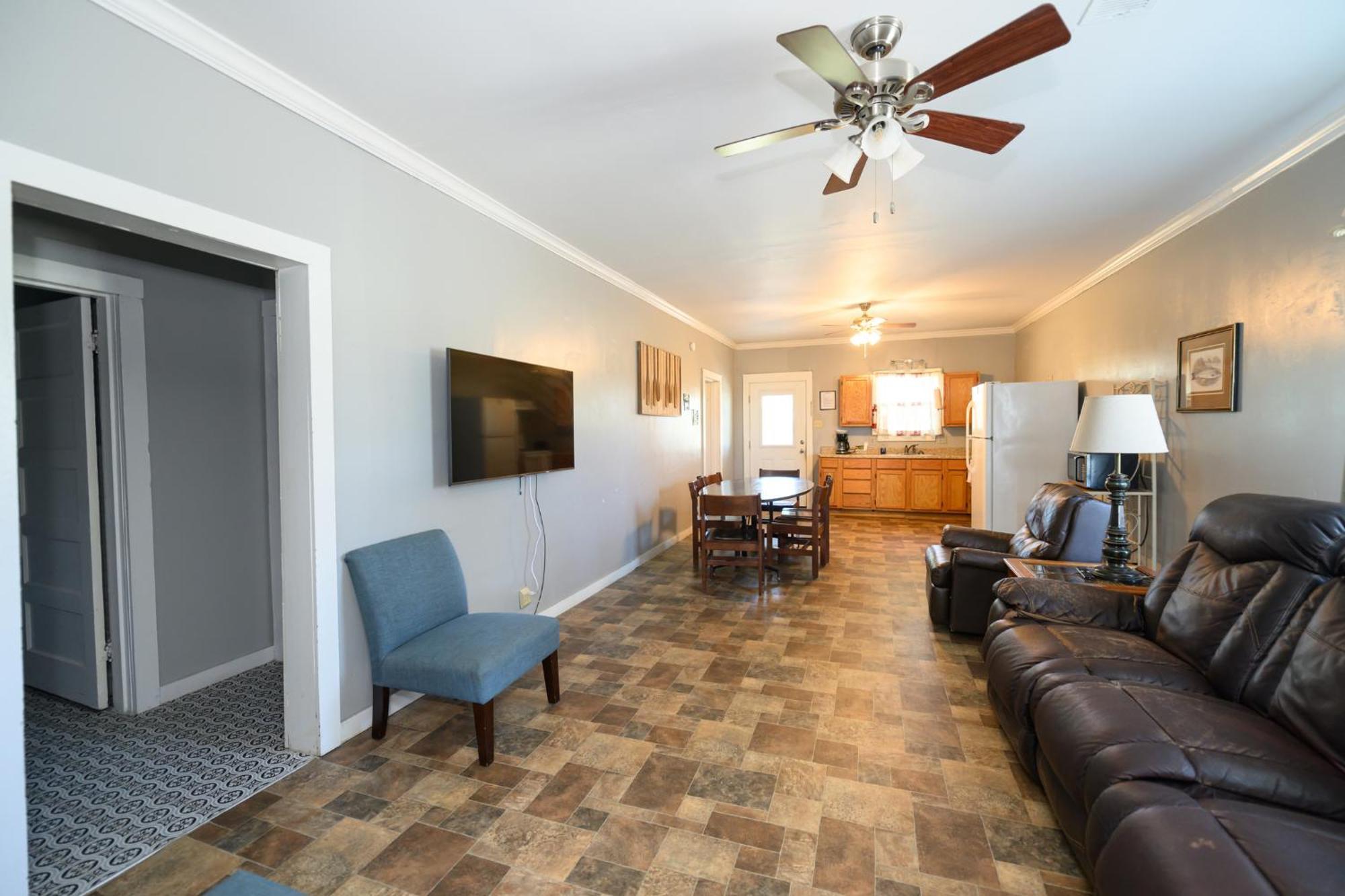 Turn On Inn Lake Village Room photo